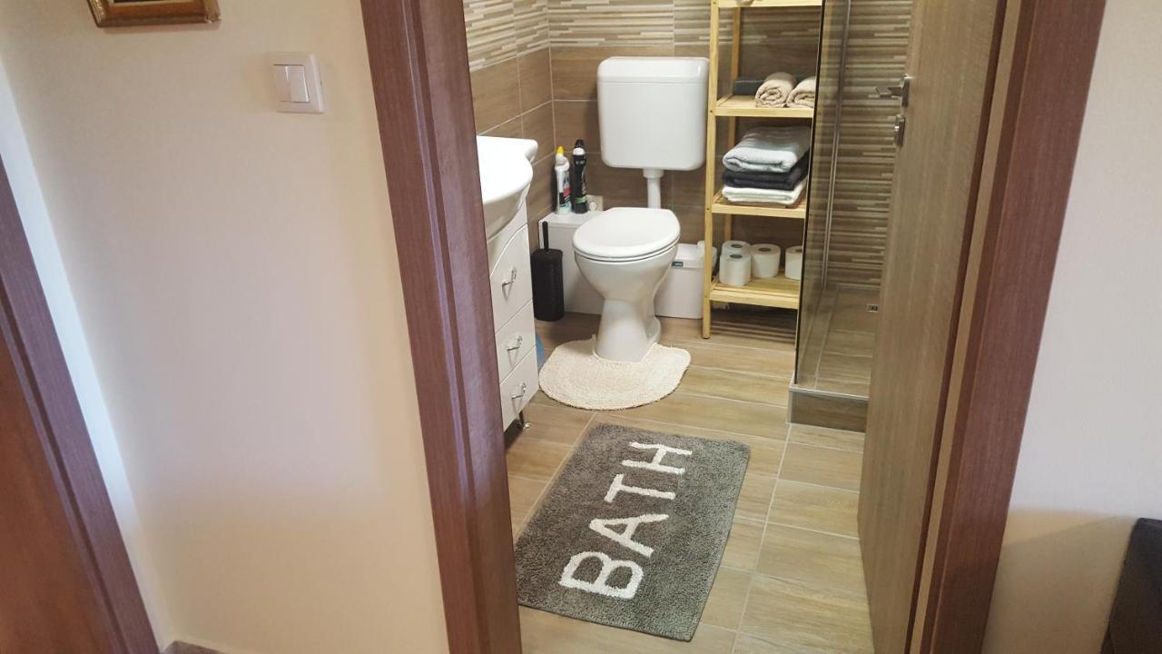 Gyoengyvirag Apartman Keszthely Exterior foto
