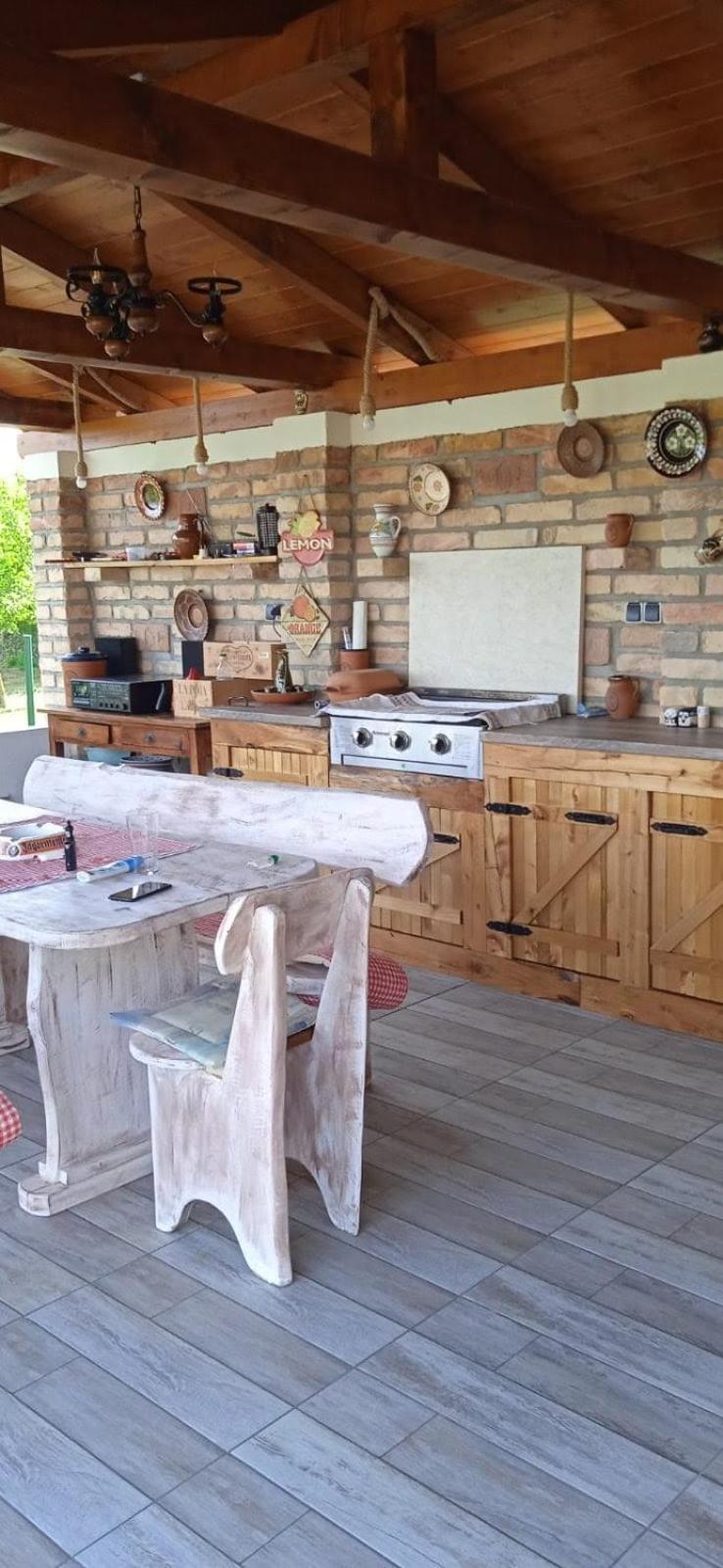 Gyoengyvirag Apartman Keszthely Exterior foto